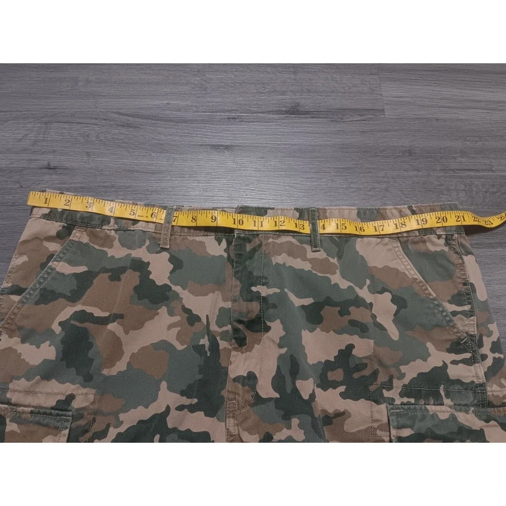 Levis Men's Green Brown Camouflage Cargo Shorts Size‎ 42x9